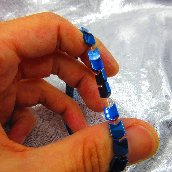 Blue Titanium Hematite Flat Arrows 7" Stretchy Gemstone Bracelet - Picture 3 of 3